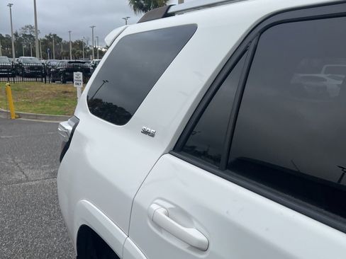 Used 2019 Toyota 4Runner SR5 Premium image 4