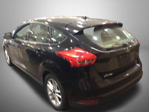 Used 2016 Ford Focus SE FWD image 3
