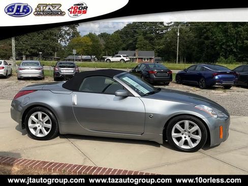 Used 2004 Nissan 350Z Enthusiast w/ Side Airbags Pkg RWD image 8