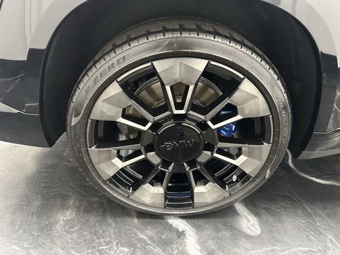 Used 2023 BMW XM image 35