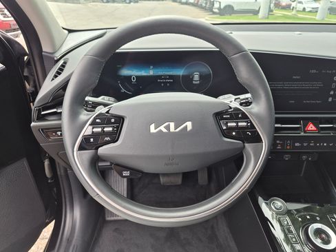 Used 2024 Kia Niro Wind w/ Wind Preserve Package FWD image 19