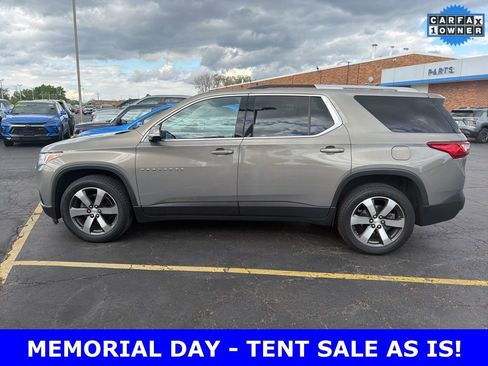 Used 2018 Chevrolet Traverse LT FWD image 1