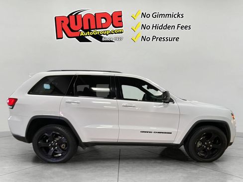 Used 2019 Jeep Grand Cherokee Laredo AWD/4WD image 7