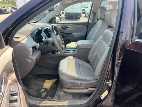 Used 2020 Chevrolet Traverse LT w/ LT Premium Package AWD/4WD image 29