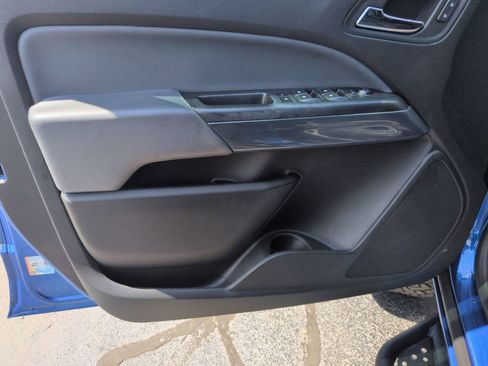 Used 2019 Chevrolet Colorado Z71 AWD/4WD image 10