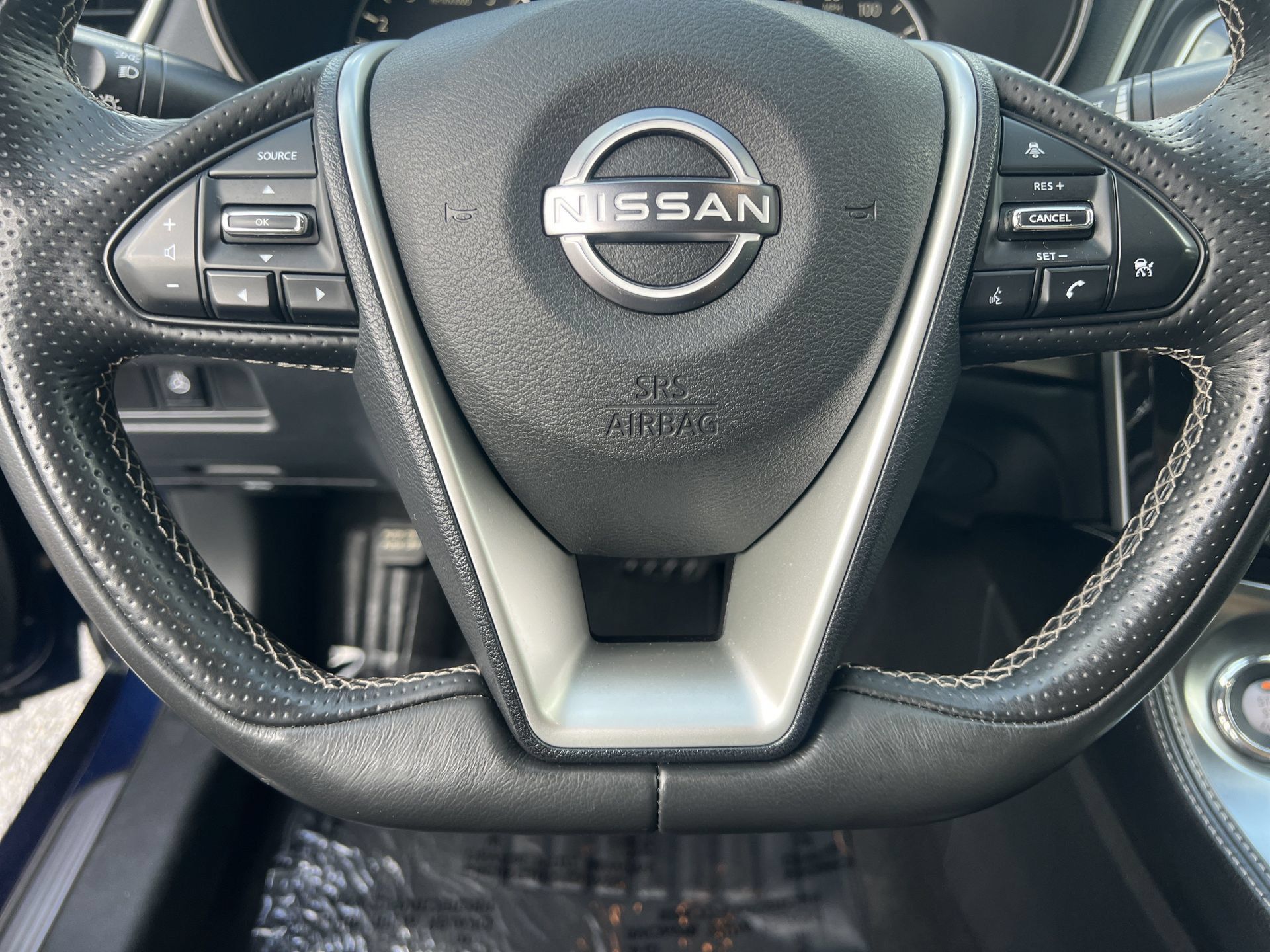 Used 2023 Nissan Maxima SL FWD image 9