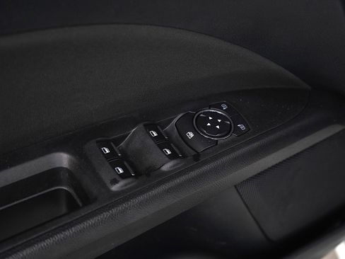 Used 2020 Ford Fusion SE image 18