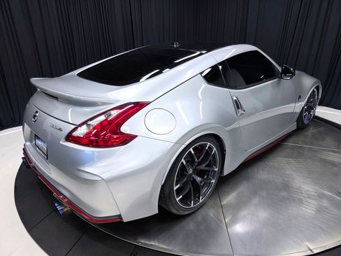 Used 2017 Nissan 370Z NISMO RWD image 46