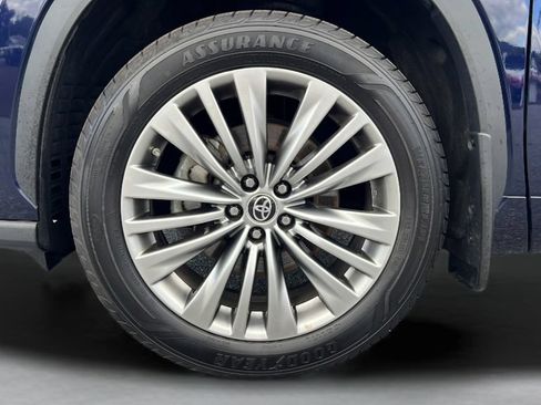 Used 2022 Toyota Highlander Platinum AWD/4WD image 9