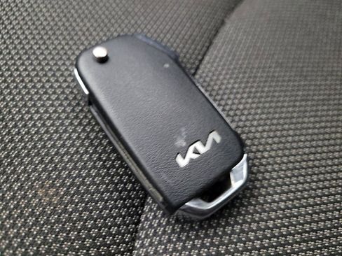Used 2024 Kia Forte LXS w/ LXS Technology Package FWD image 32