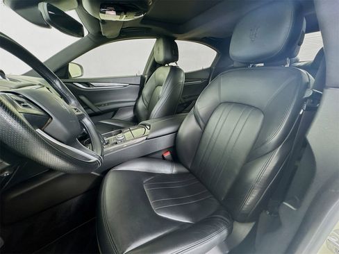 Used 2021 Maserati Ghibli S image 19