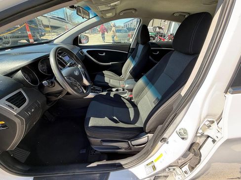 Used 2014 Hyundai Elantra GT image 37