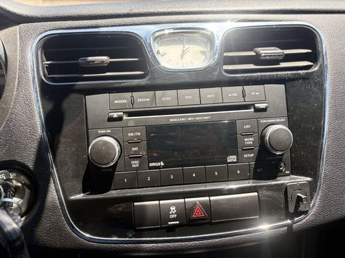 Used 2013 Chrysler 200 Touring FWD image 19