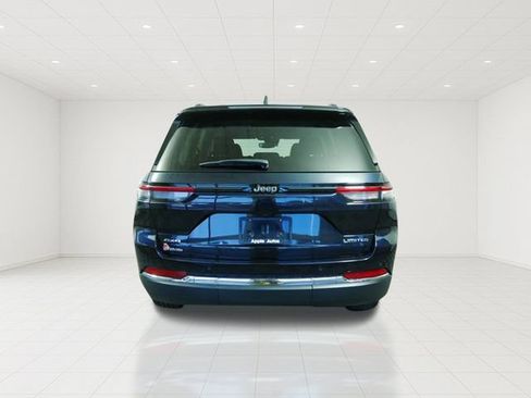Certified 2023 Jeep Grand Cherokee Limited w/ Trailer Tow Prep Group (B) AWD/4WD image 6