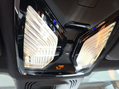 Used 2022 BMW X5 xDrive40i w/ M Sport Package AWD/4WD image 13