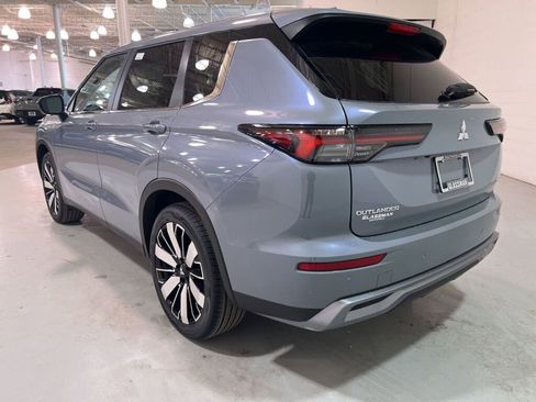 New 2025 Mitsubishi Outlander SE image 5