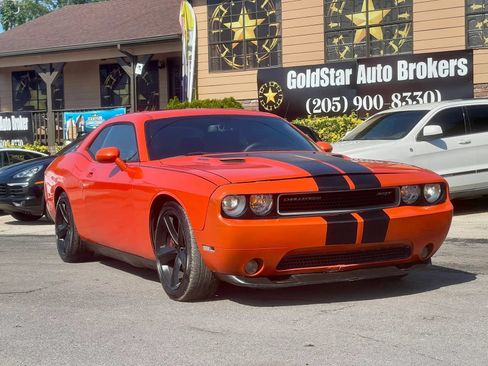 Used 2009 Dodge Challenger SRT8 RWD image 1