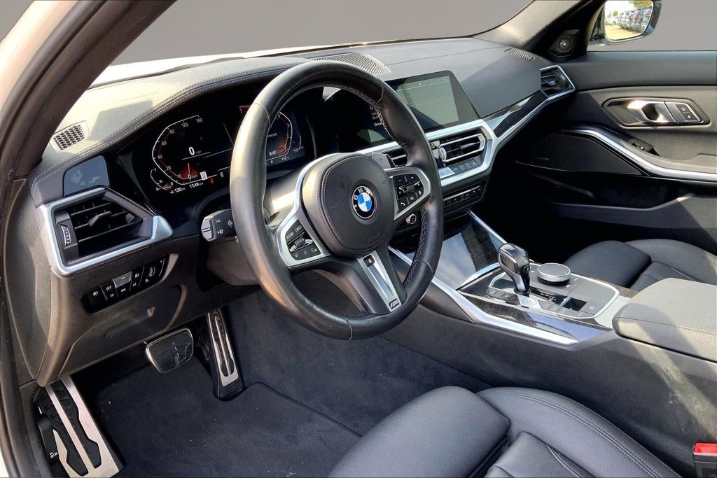 Used 2021 BMW 330i Sedan w/ M Sport Package RWD image 13