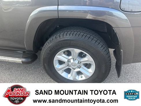 Used 2016 Toyota 4Runner SR5 RWD image 11
