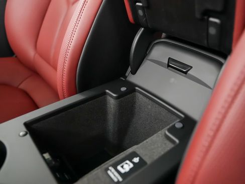 New 2026 Porsche Macan AWD/4WD image 35