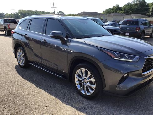 Used 2021 Toyota Highlander Limited AWD/4WD image 9