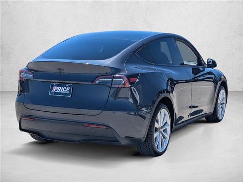 Used 2024 Tesla Model Y Long Range RWD image 5