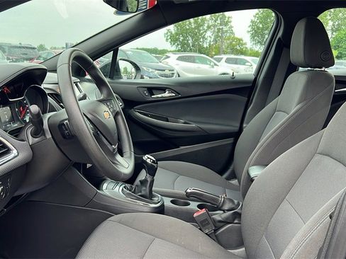 Used 2018 Chevrolet Cruze LT image 8