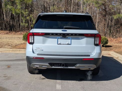 New 2026 Ford Explorer Active w/ Active Comfort Package image 4