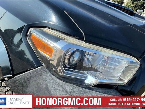 Used 2019 Toyota Tacoma TRD Sport RWD image 29