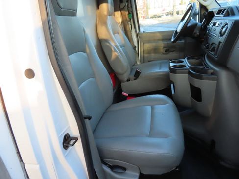 Used 2017 Ford E-350 and Econoline 350 Super Duty w/ Power Windows & Locks Group image 14