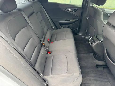 Used 2018 Chevrolet Malibu LT FWD image 37