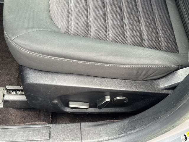 Used 2020 Ford Fusion SE FWD image 14