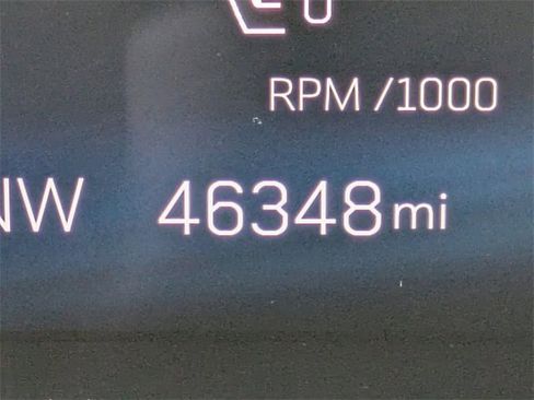 Used 2024 Cadillac XT4 Premium Luxury image 31