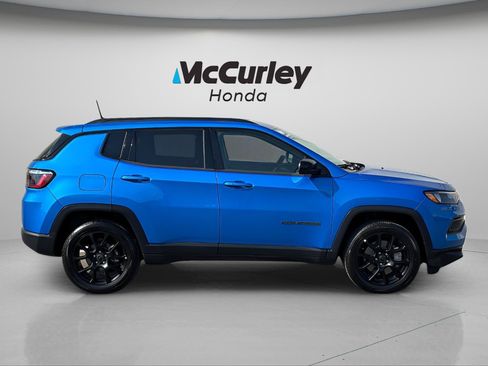 Used 2025 Jeep Compass Latitude w/ Altitude Special Edition AWD/4WD image 2