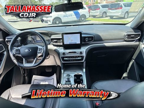 Used 2021 Ford Explorer XLT w/ Equipment Group 202A AWD/4WD image 26