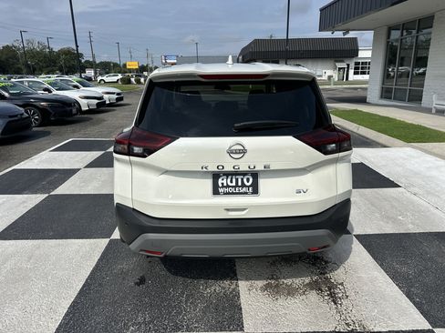 Used 2023 Nissan Rogue SV FWD image 7