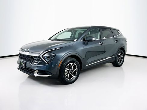 Used 2025 Kia Sportage LX image 3