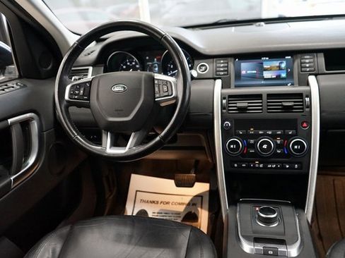 Used 2018 Land Rover Discovery Sport SE image 9