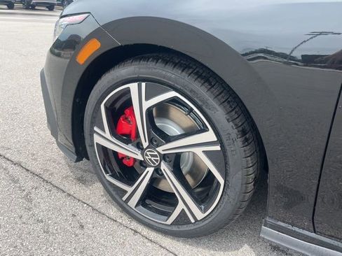 New 2025 Volkswagen GTI SE image 5