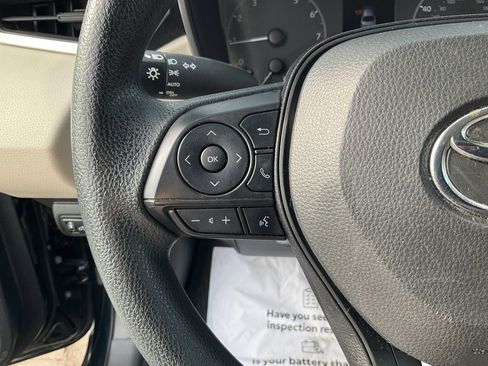 Used 2023 Toyota Corolla LE image 7