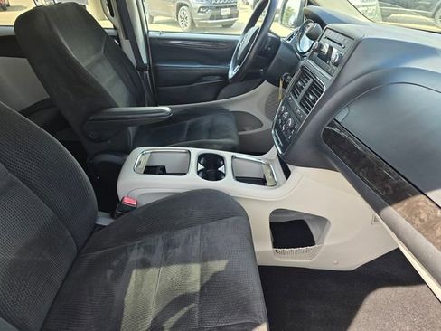 Used 2016 Dodge Grand Caravan SXT w/ Security Group FWD image 15