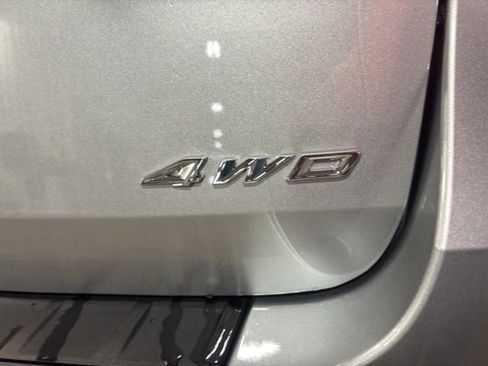 Used 2023 Ford Explorer XLT w/ Equipment Group 202A AWD/4WD image 30