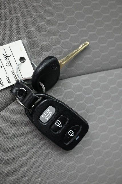 Used 2019 Hyundai Elantra SE FWD image 25