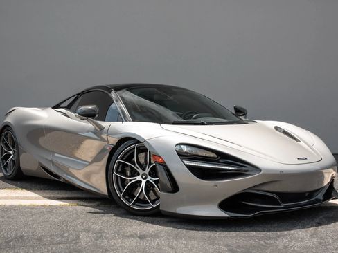 Used 2020 McLaren 720S Spider RWD image 7