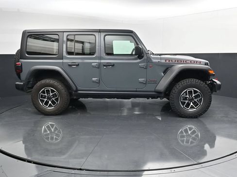 Used 2024 Jeep Wrangler Unlimited Rubicon AWD/4WD image 9