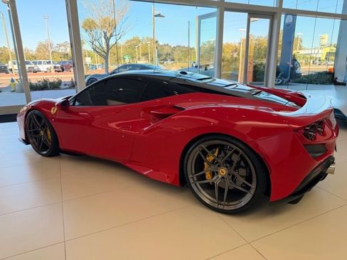 Used 2021 Ferrari F8 Tributo image 3