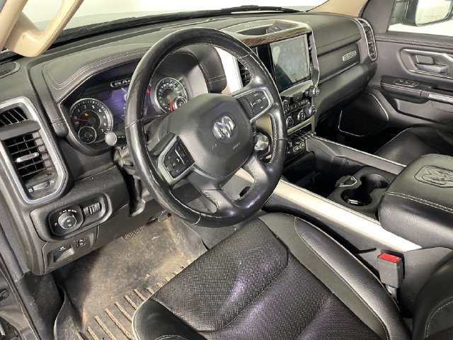Used 2019 RAM 1500 Laramie AWD/4WD image 3