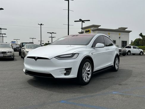 Used 2016 Tesla Model X 75D image 2