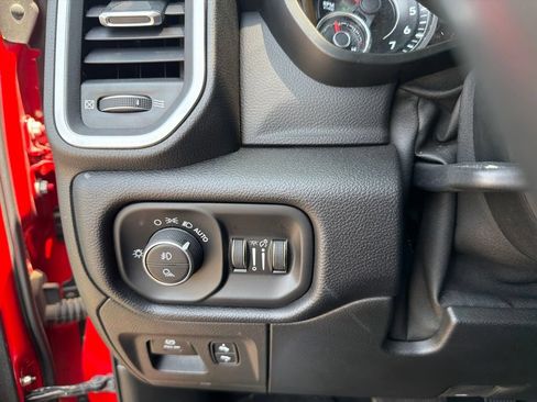 Used 2019 RAM 1500 Big Horn RWD image 11