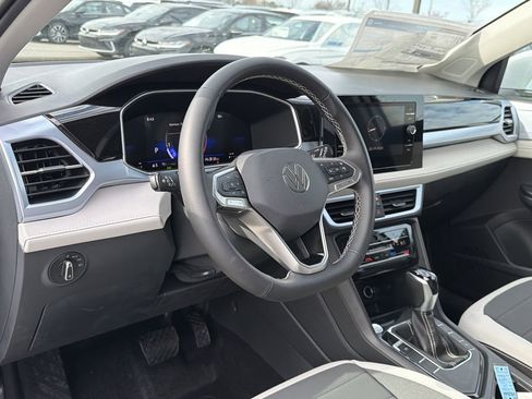 New 2026 Volkswagen Taos SE FWD image 10